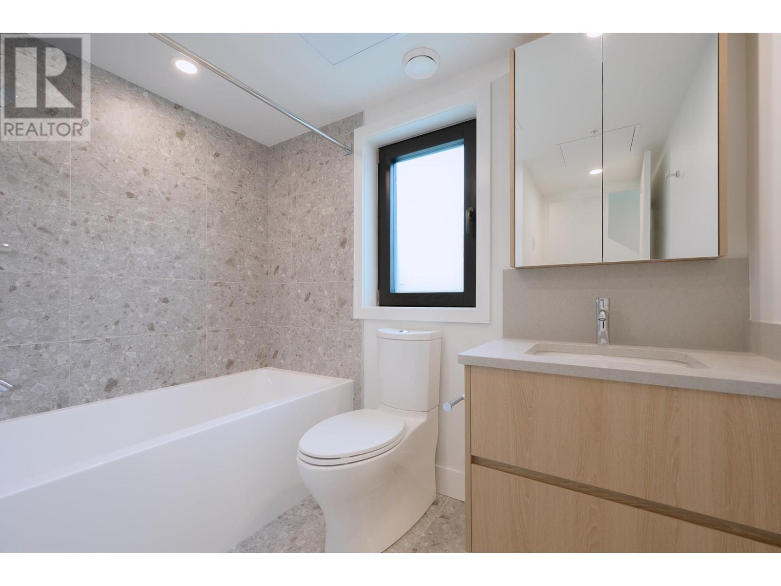 Photo 14 of 6322 Oak Street, Vancouver BC