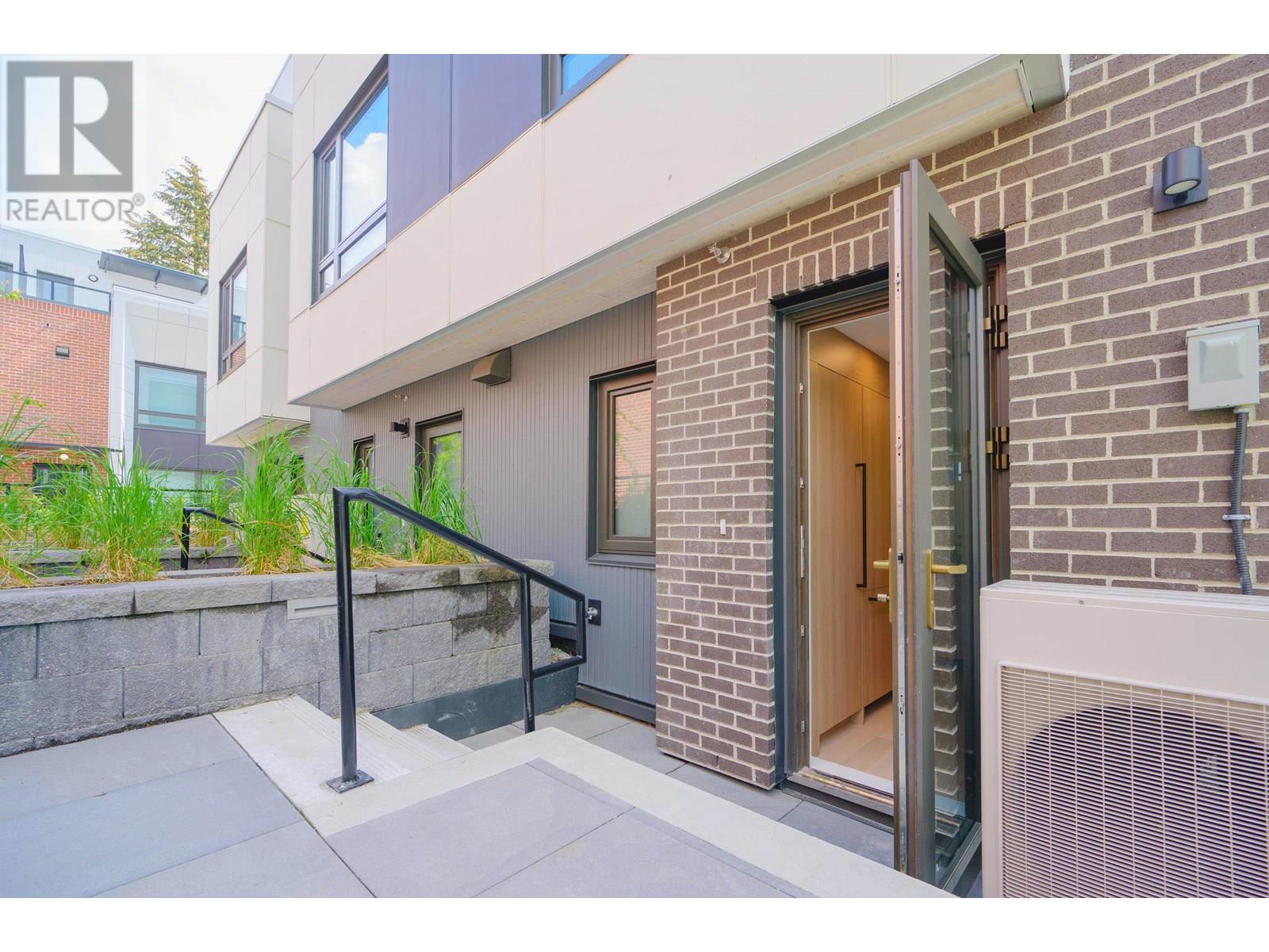 Photo 11 of 6322 Oak Street, Vancouver BC