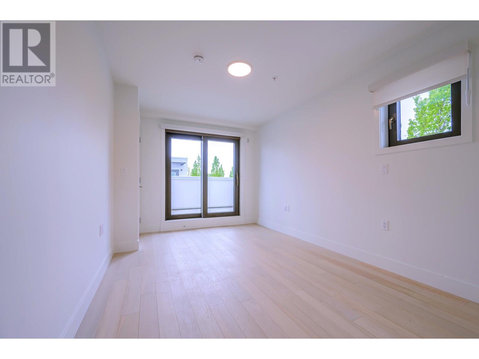 Photo 19 of 6322 Oak Street, Vancouver BC