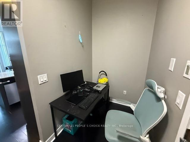 Photo 2 of 2210 365 Prince Of Wales Drive, Mississauga ON