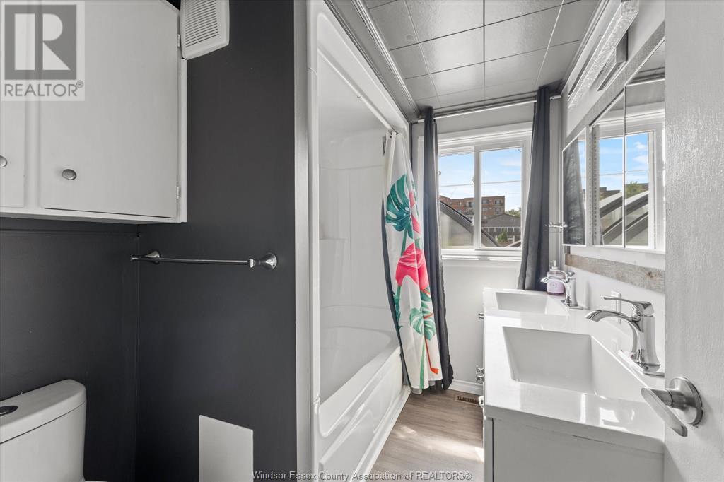 Photo 6 of 165 Park Street, Amherstburg ON