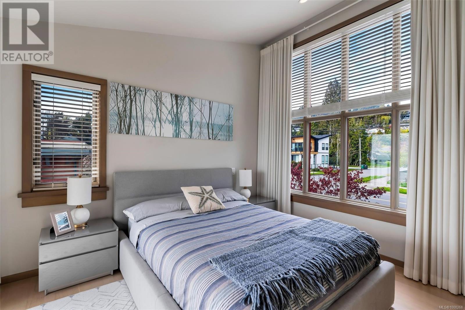 Photo 34 of 5073 Cordova Bay Rd, Saanich BC