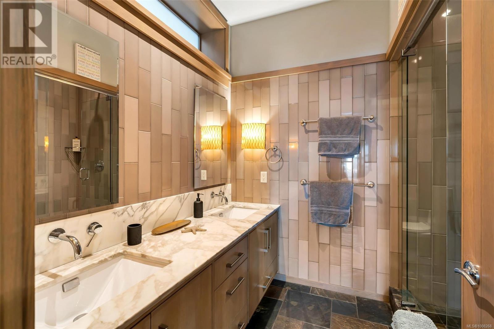 Photo 13 of 5073 Cordova Bay Rd, Saanich BC