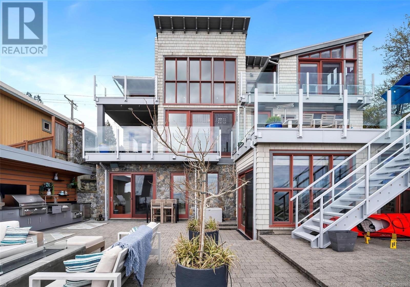 Photo 21 of 5073 Cordova Bay Rd, Saanich BC