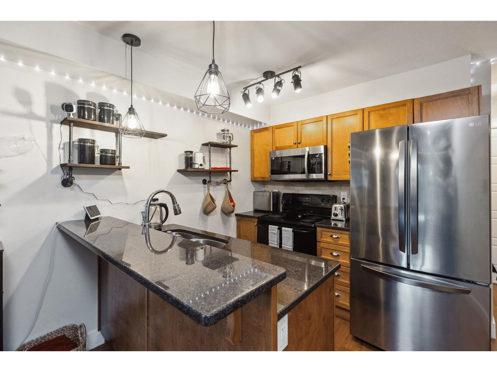 Photo 11 of 111 30525 Cardinal Avenue, Abbotsford BC