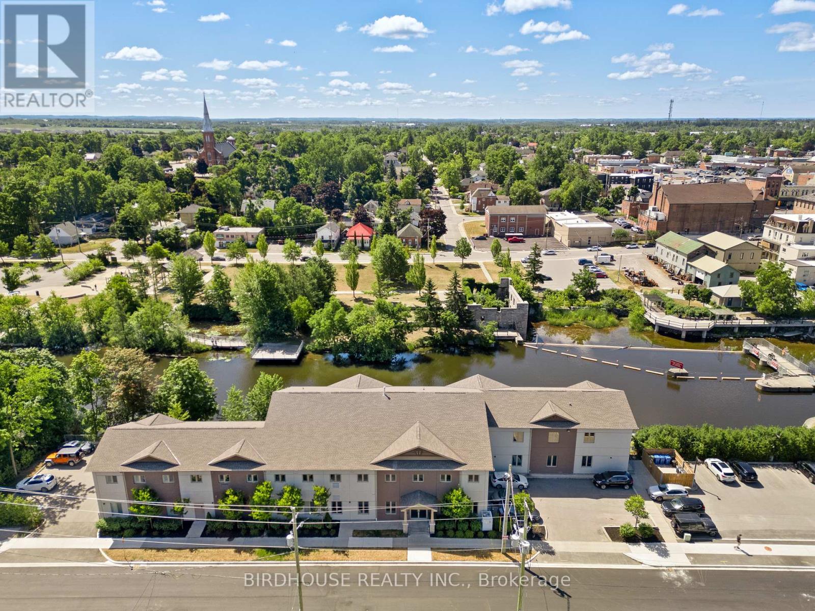 Photo 32 of 102 25 King Street, Kawartha Lakes ON