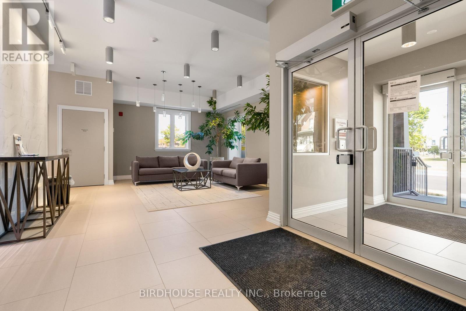 Photo 19 of 102 25 King Street, Kawartha Lakes ON