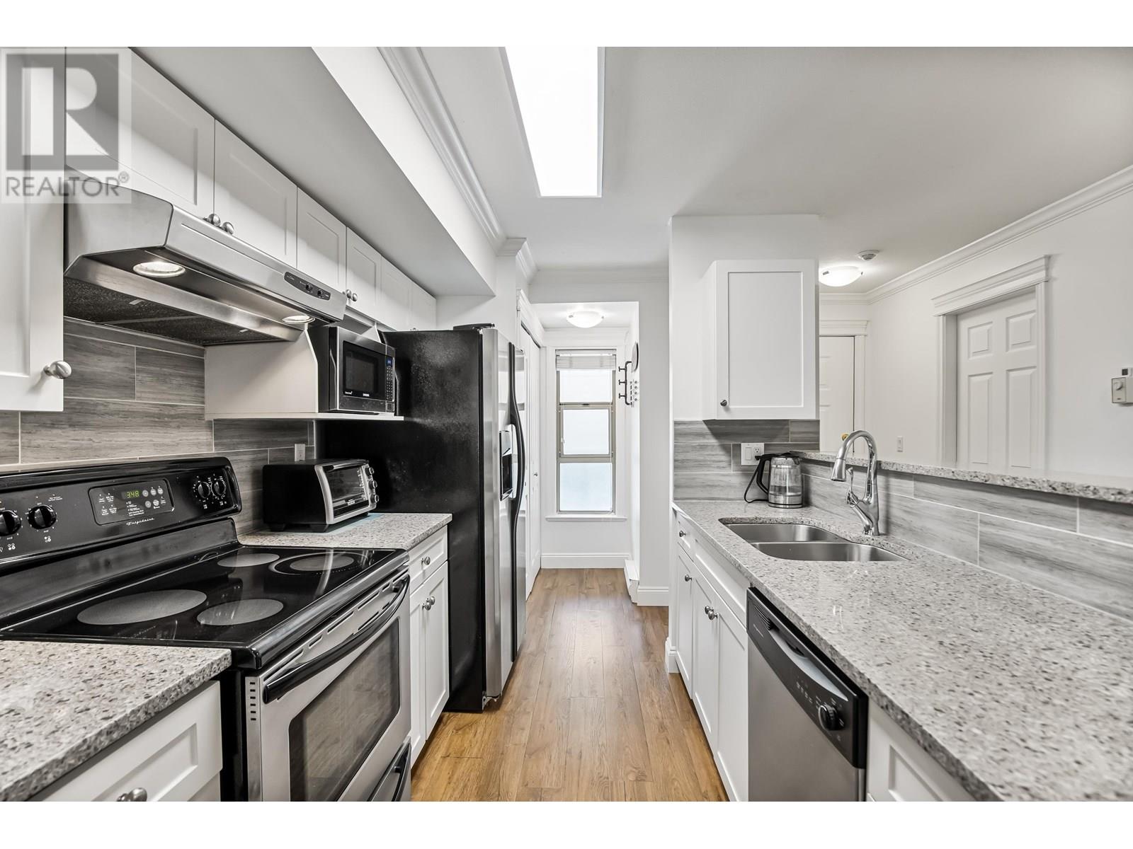 Photo 9 of 202 22277 122 Avenue, Maple Ridge BC