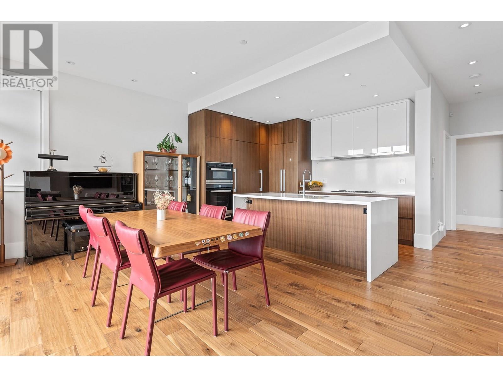 Photo 10 of 2823 Chippendale Road, West Vancouver BC