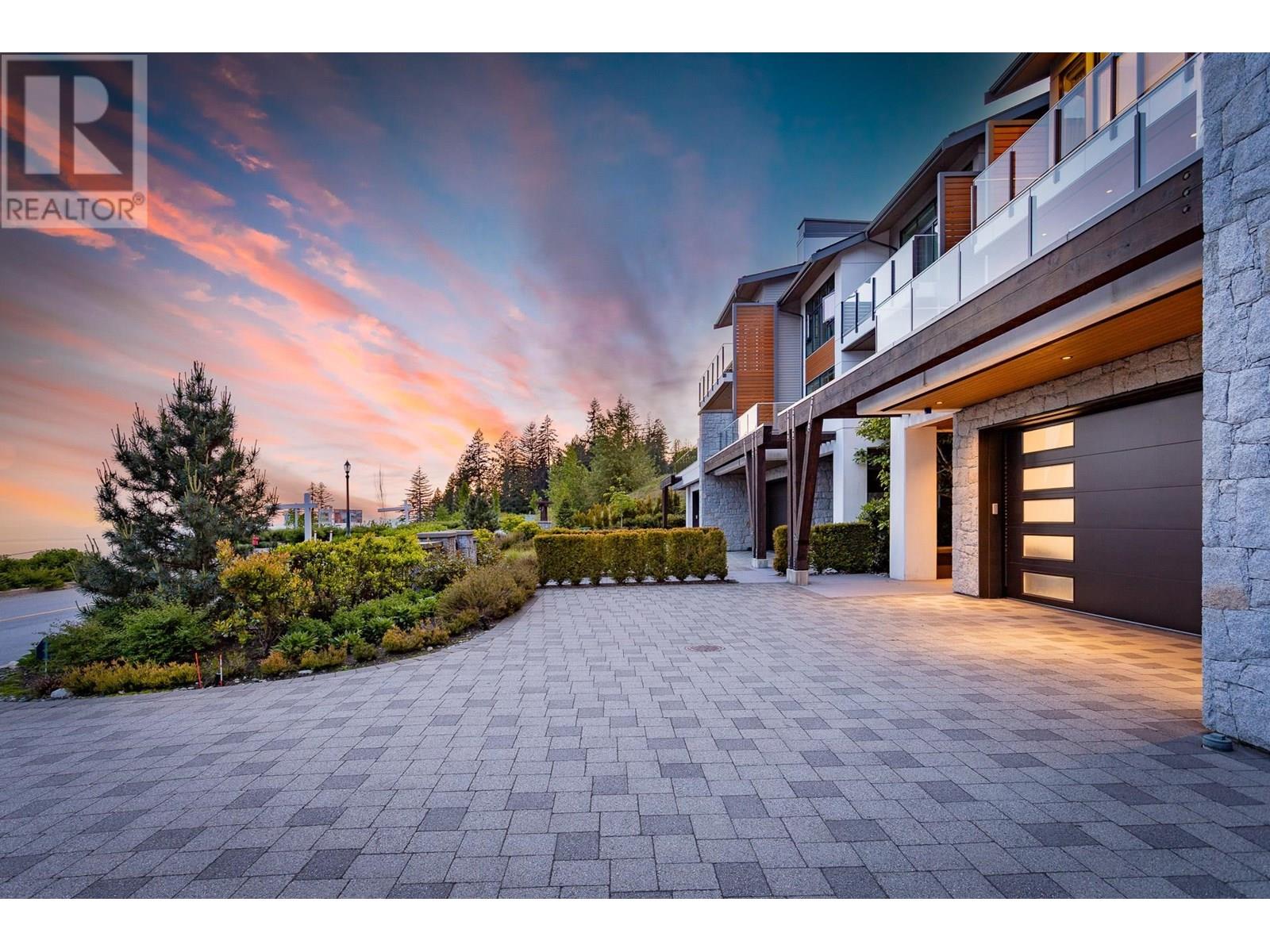 Photo 33 of 2823 Chippendale Road, West Vancouver BC