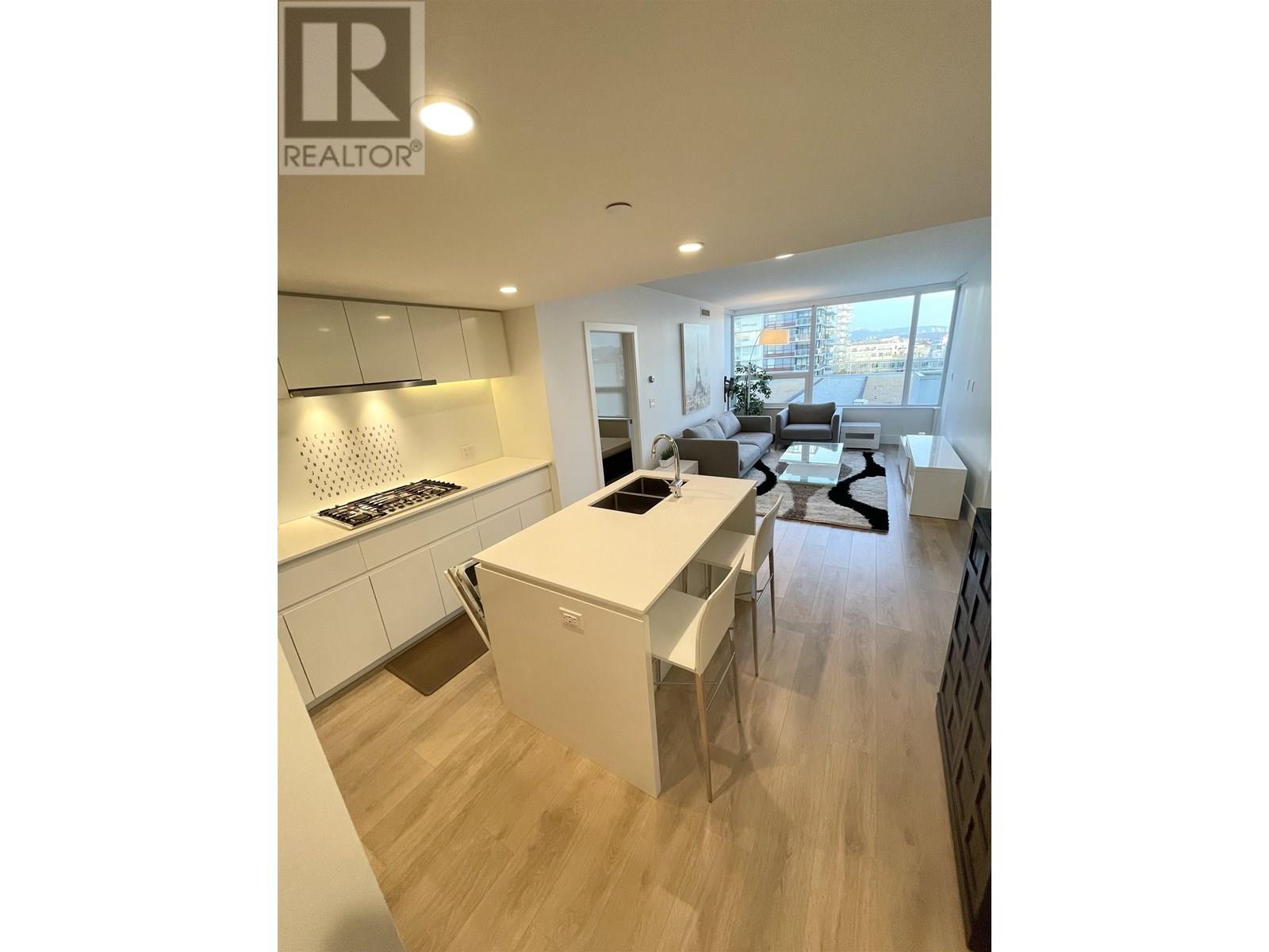 Photo 3 of 801 5508 Hollybridge Way, Richmond BC