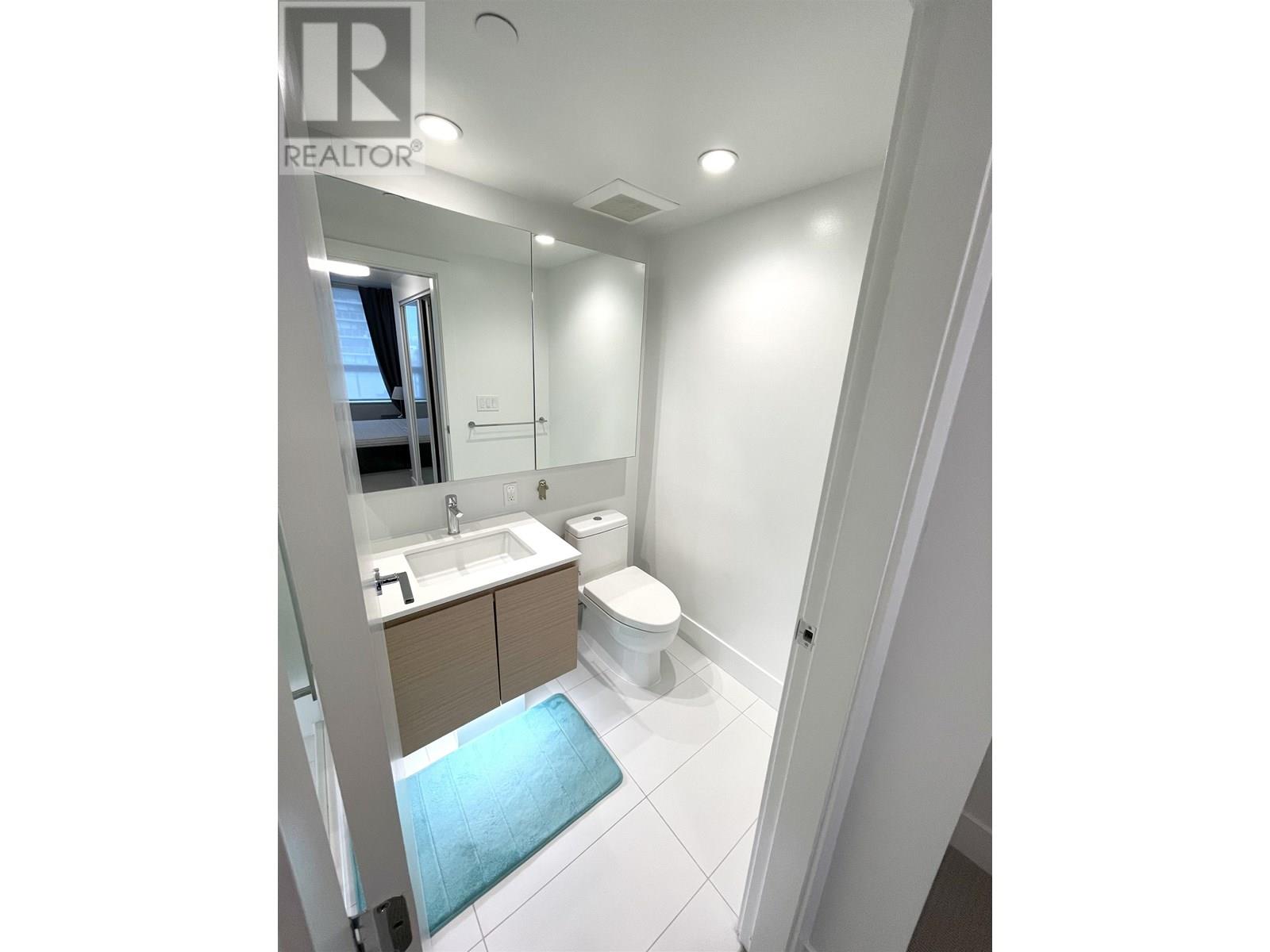 Photo 5 of 801 5508 Hollybridge Way, Richmond BC