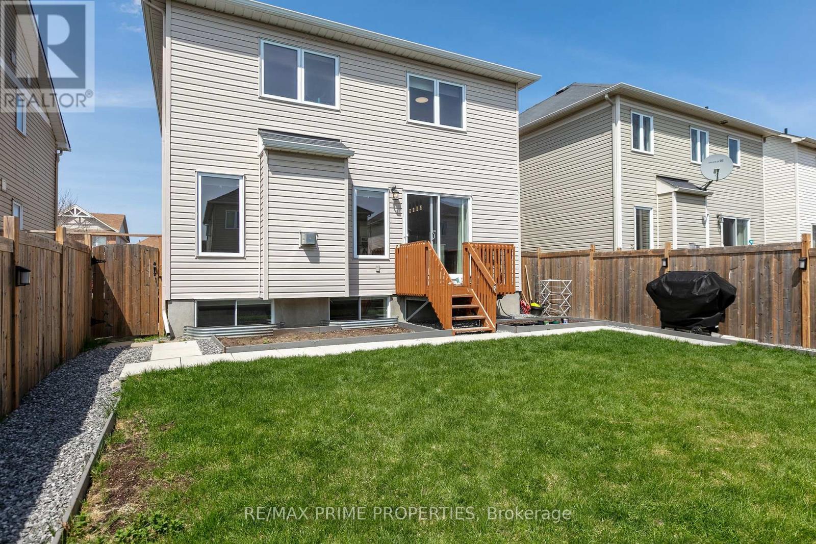Photo 31 of 513 Paul Metivier Drive, Ottawa ON