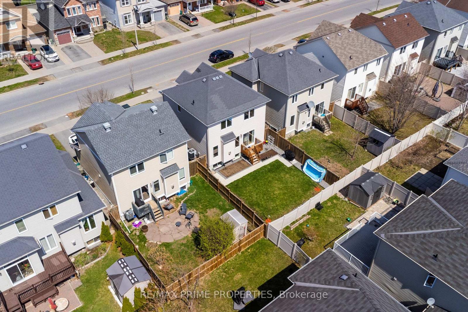 Photo 11 of 513 Paul Metivier Drive, Ottawa ON