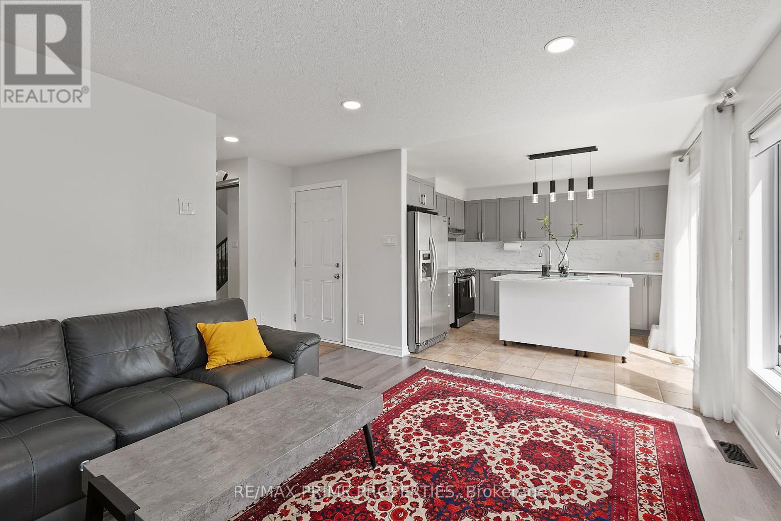 Photo 34 of 513 Paul Metivier Drive, Ottawa ON