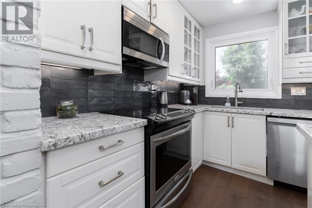 Photo 8 of 436 Goodram Drive, Burlington ON