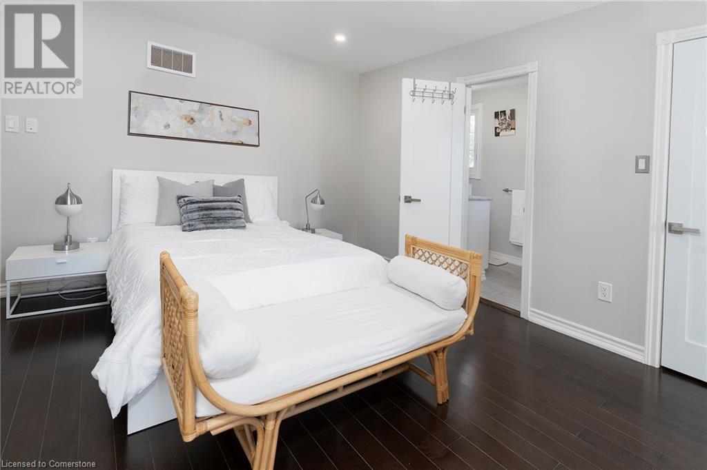 Photo 17 of 436 Goodram Drive, Burlington ON