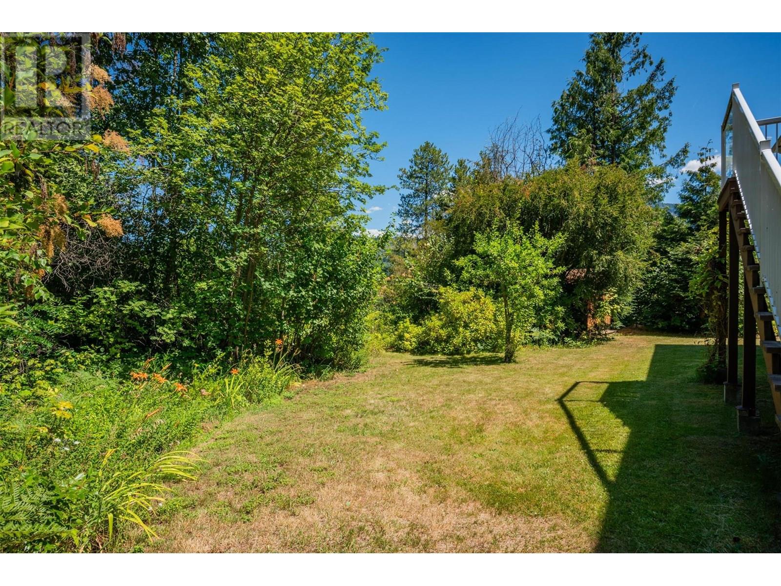 1669 Ridgewood Drive, Castlegar