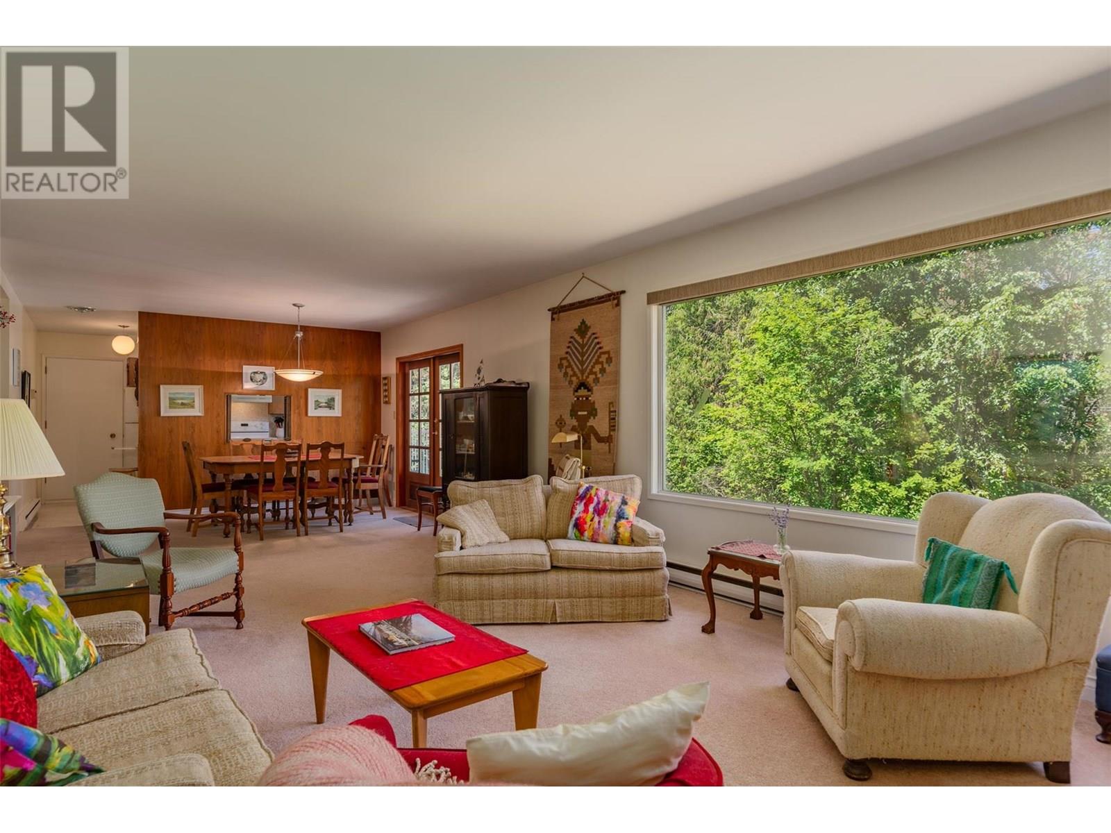 1669 Ridgewood Drive, Castlegar