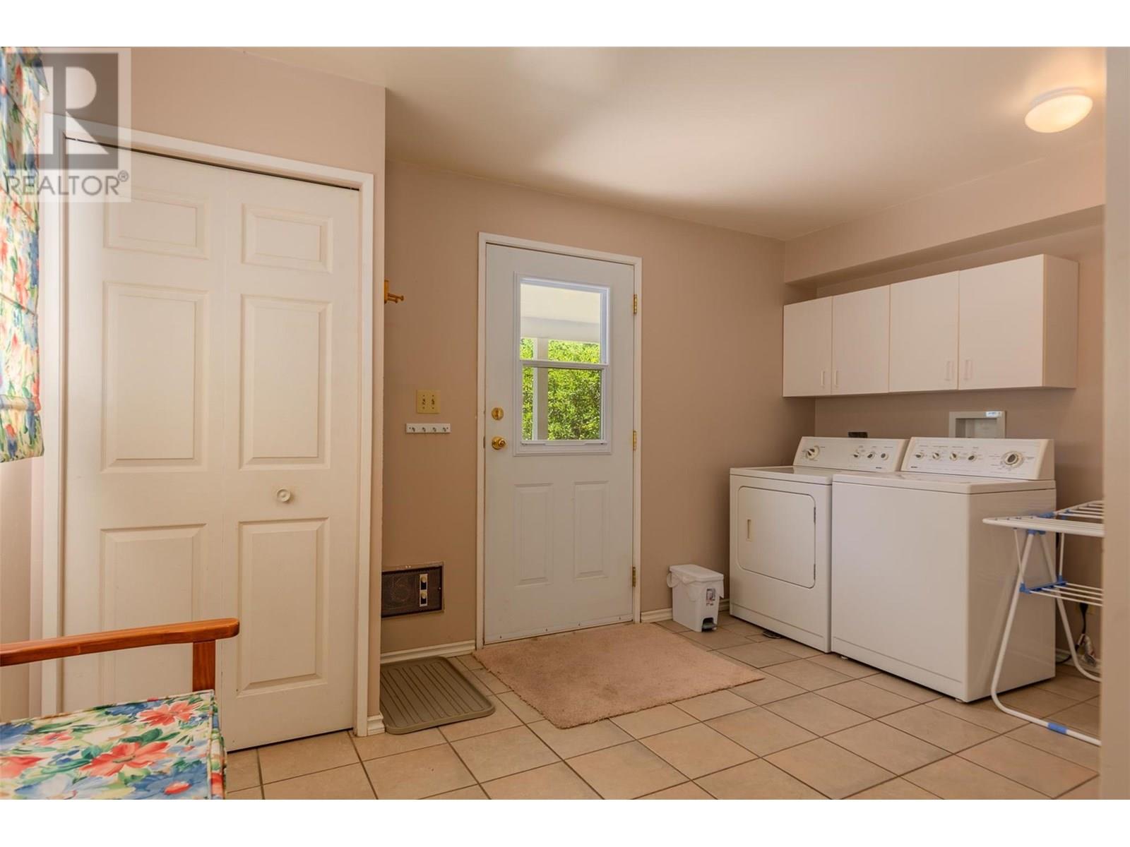 1669 Ridgewood Drive, Castlegar