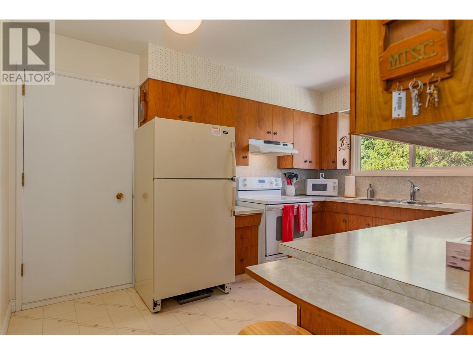 1669 Ridgewood Drive, Castlegar