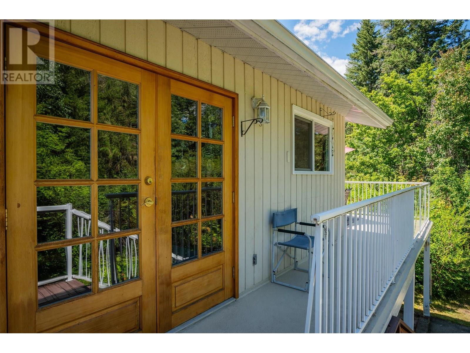 1669 Ridgewood Drive, Castlegar