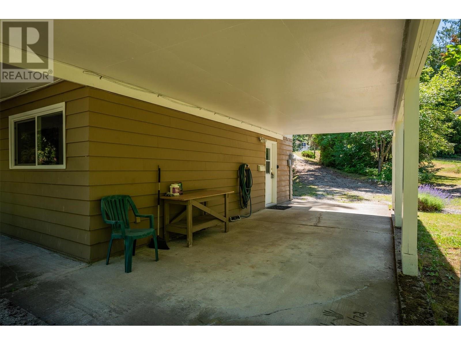 1669 Ridgewood Drive, Castlegar
