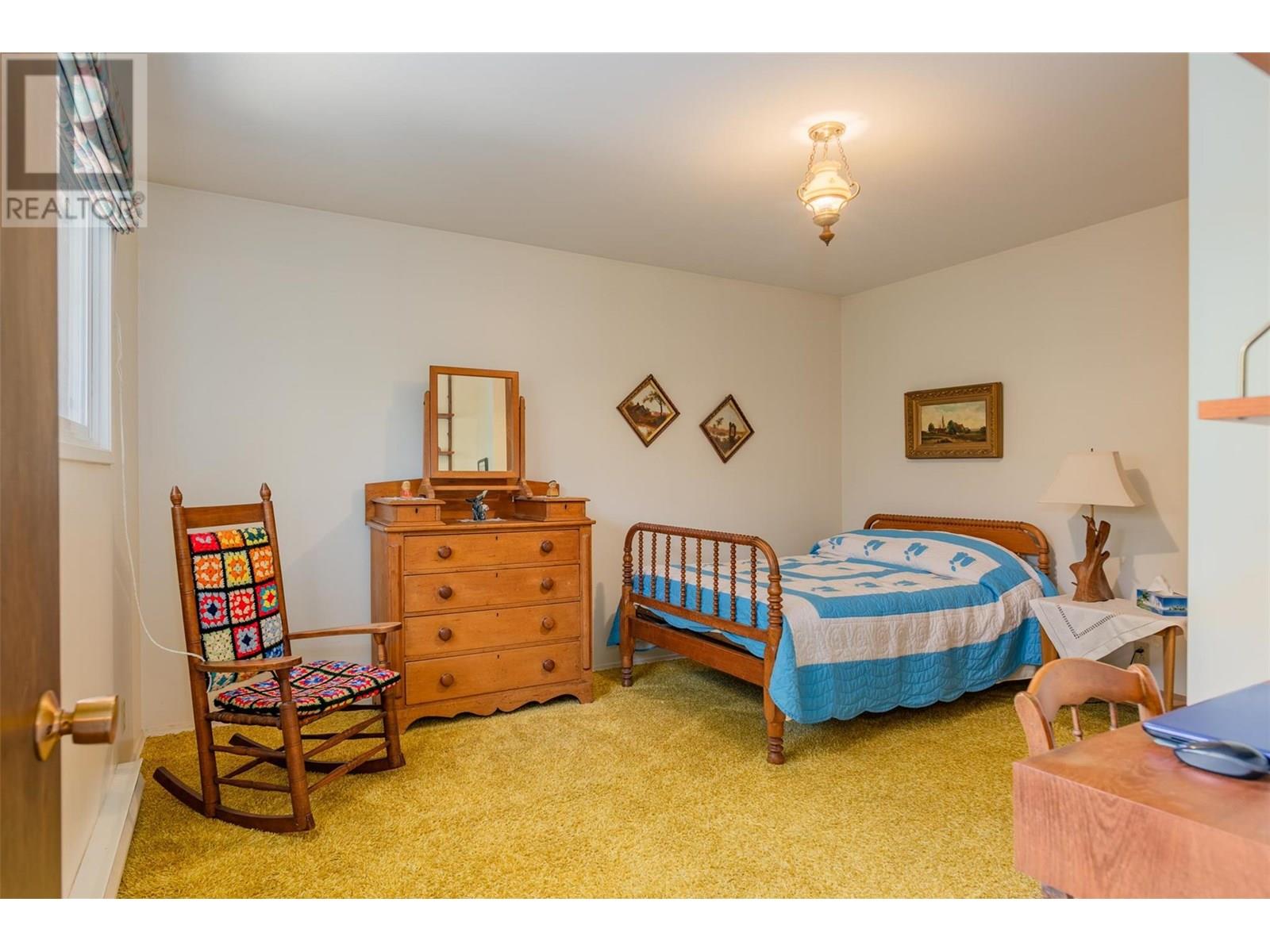 1669 Ridgewood Drive, Castlegar