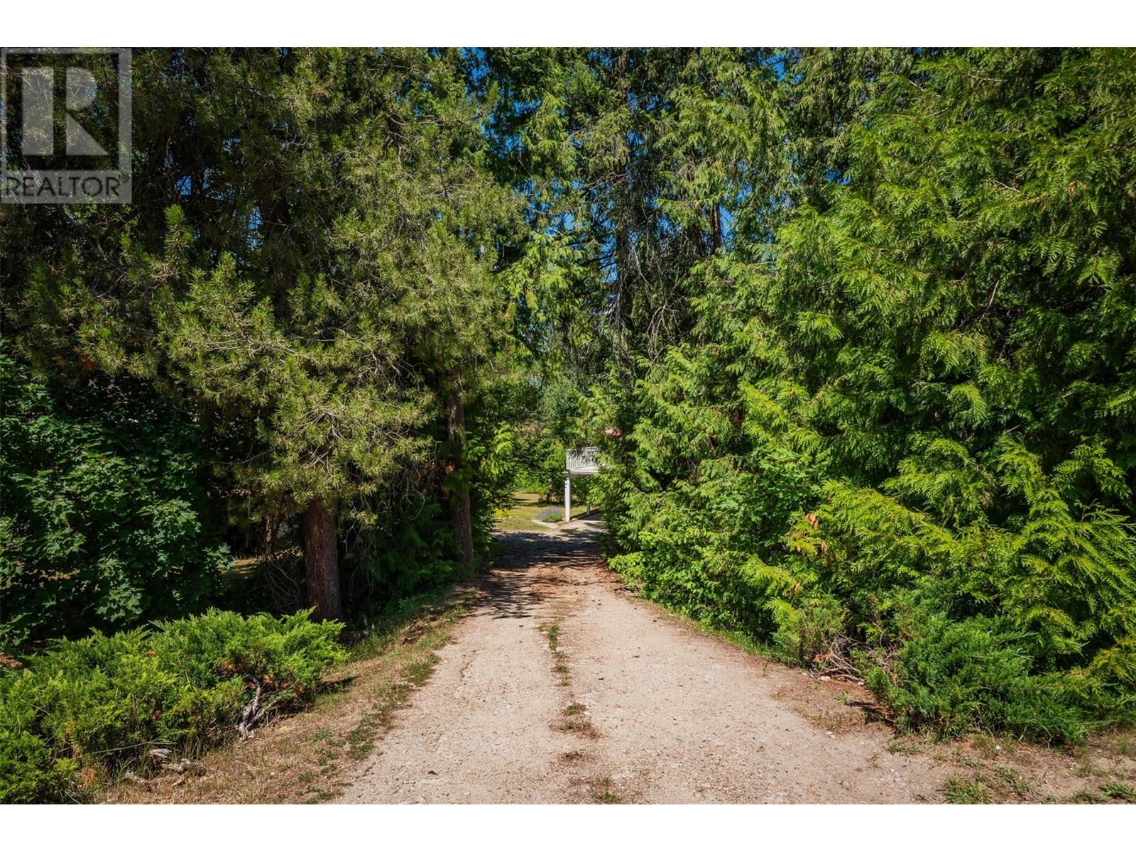 1669 Ridgewood Drive, Castlegar