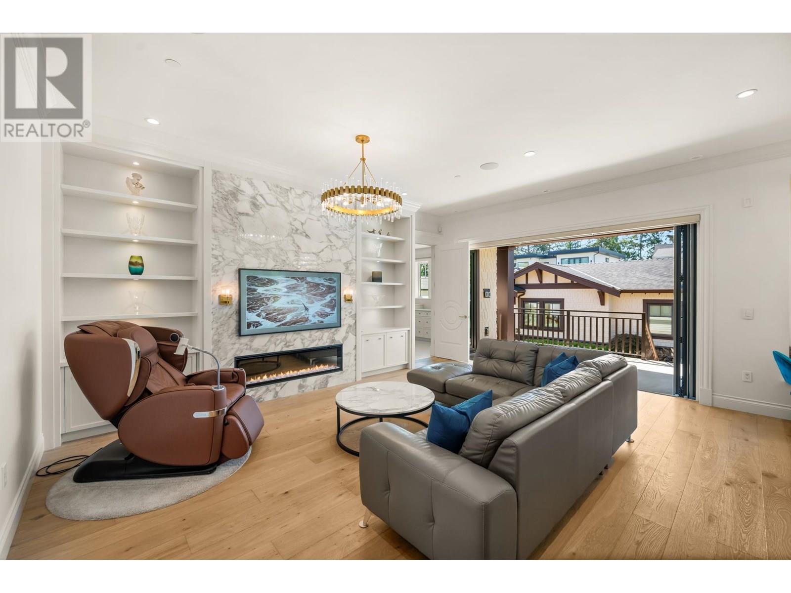 Photo 12 of 3838 W 50th Avenue, Vancouver BC