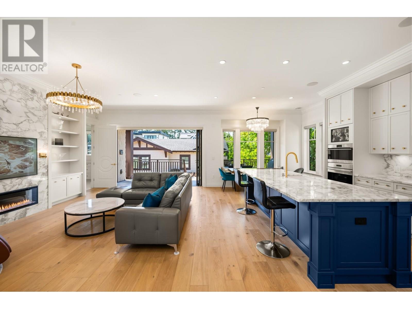 Photo 14 of 3838 W 50th Avenue, Vancouver BC