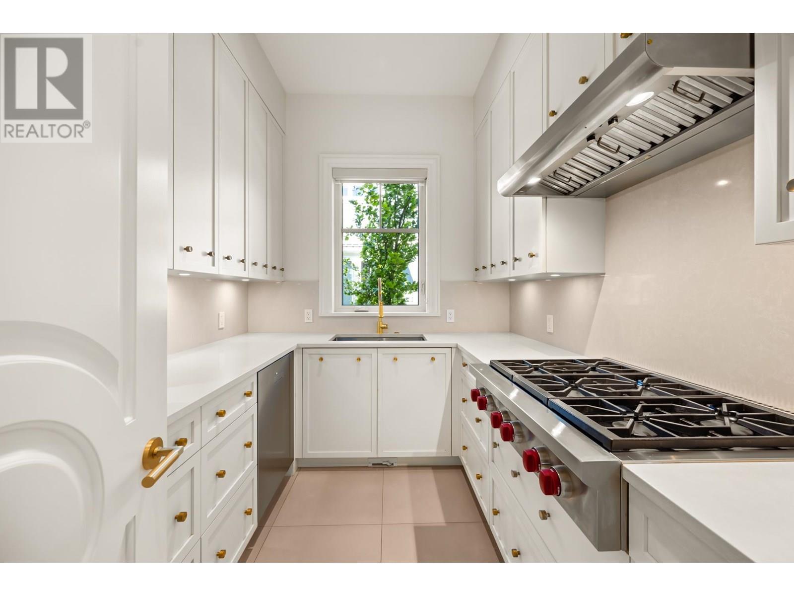 Photo 19 of 3838 W 50th Avenue, Vancouver BC