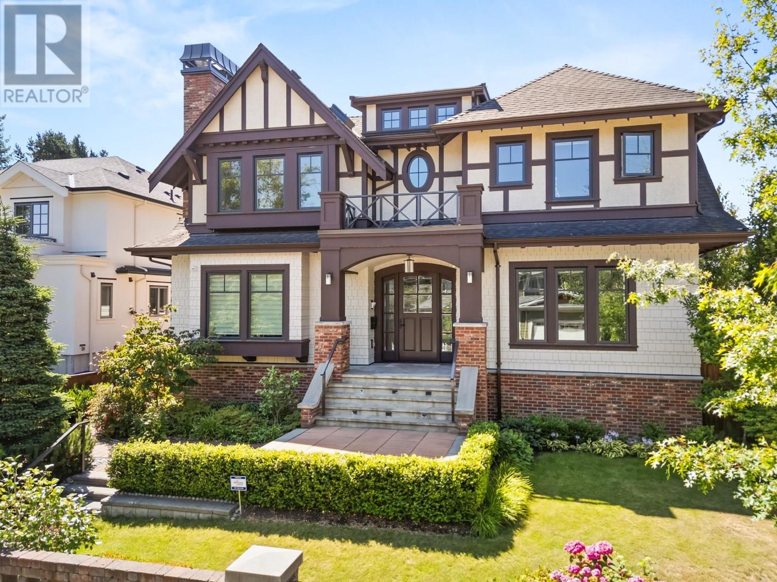 Photo 2 of 3838 W 50th Avenue, Vancouver BC