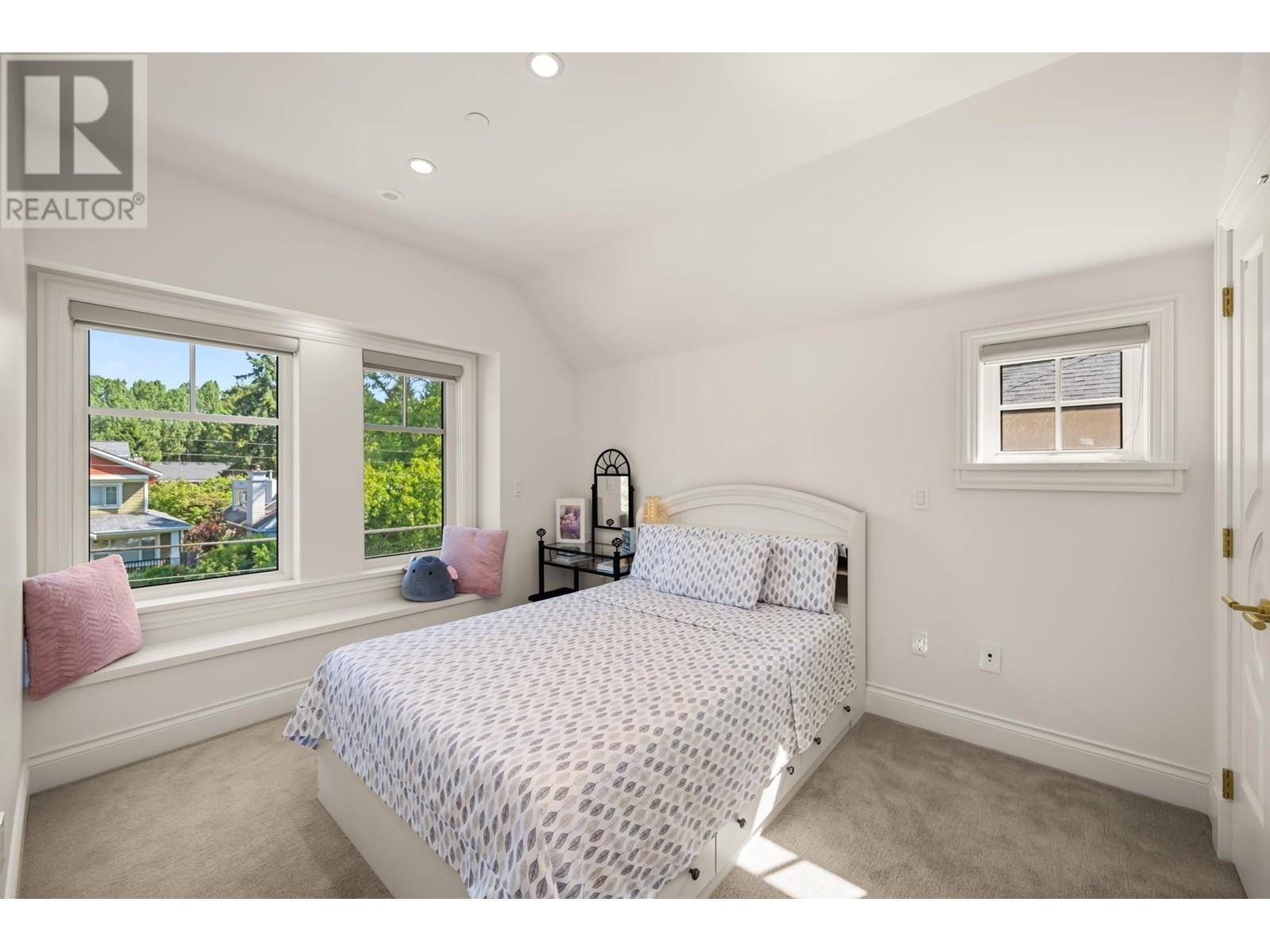 Photo 24 of 3838 W 50th Avenue, Vancouver BC