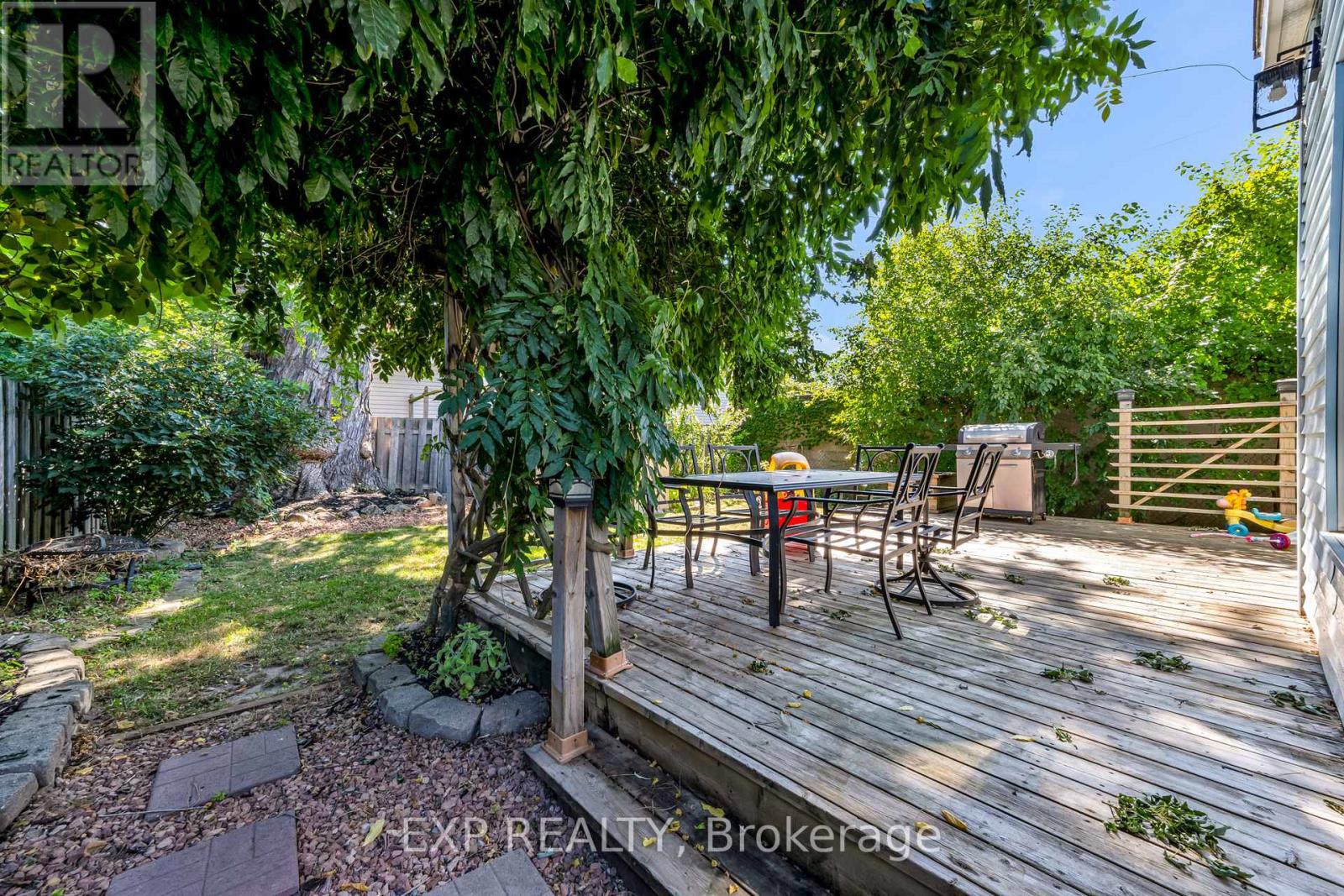 Photo 23 of 96 York Street, St Catharines ON