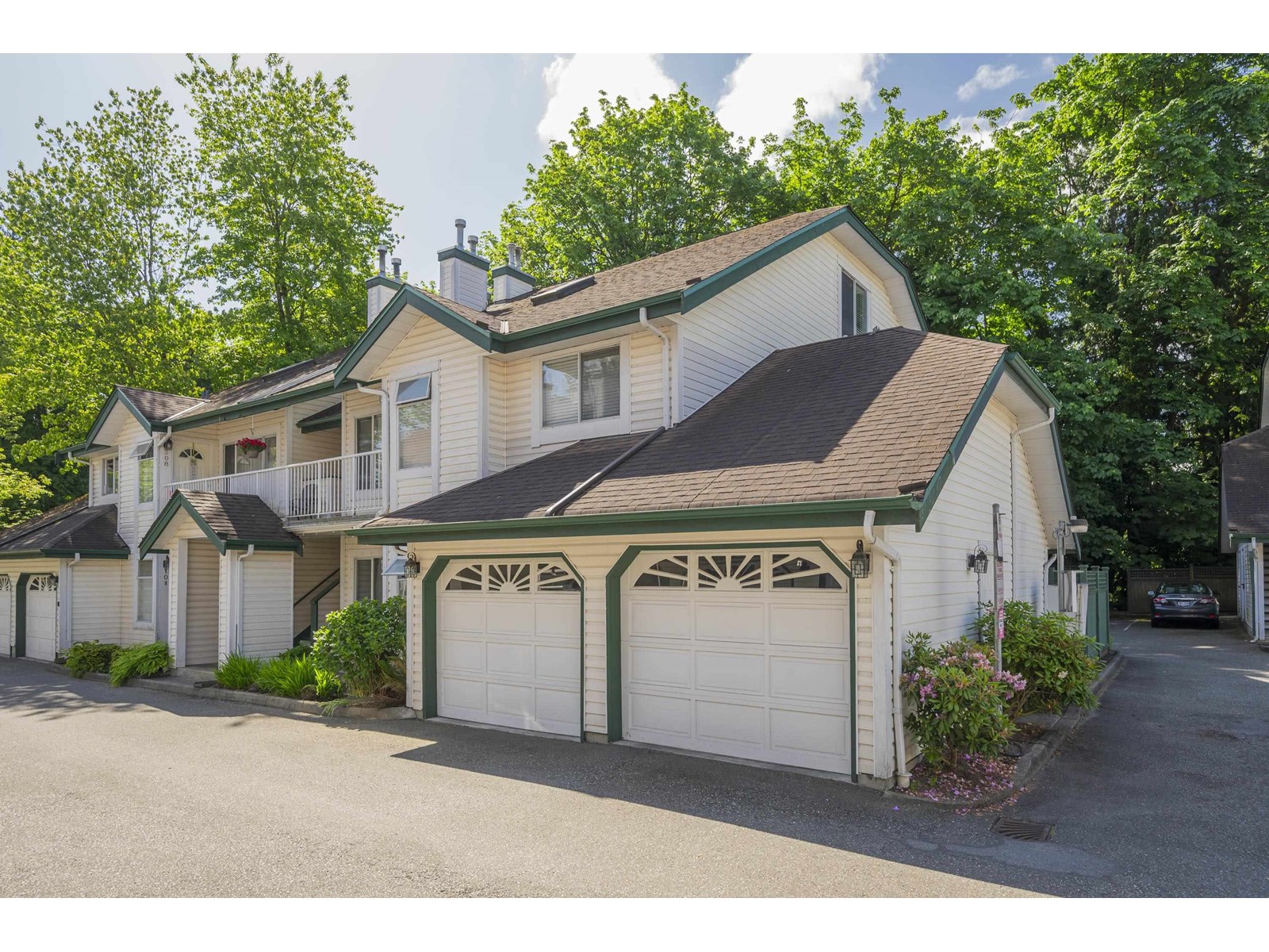 Photo 2 of 109 10308 155 A Street, Surrey BC
