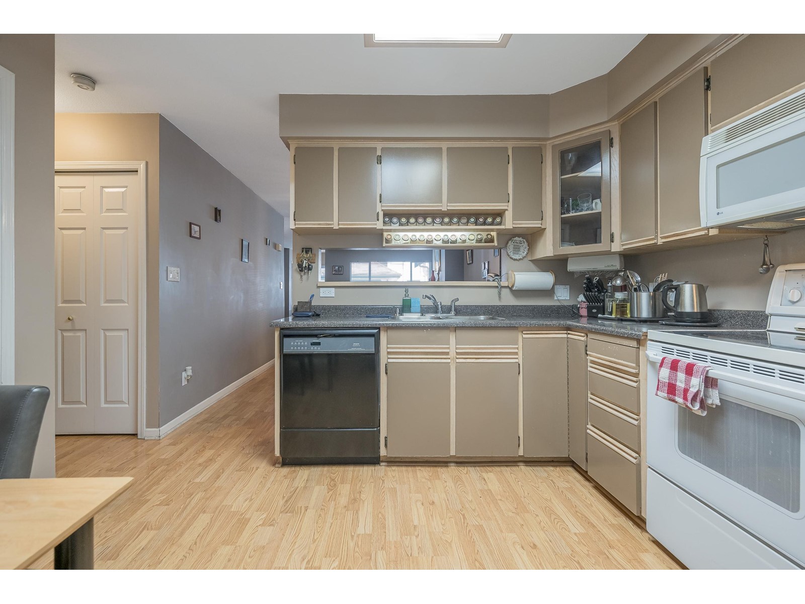 Photo 15 of 109 10308 155 A Street, Surrey BC