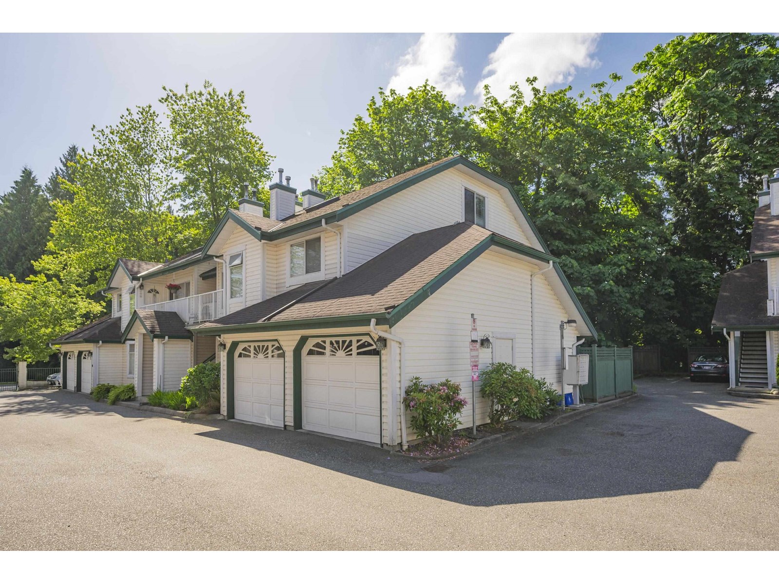 Photo 3 of 109 10308 155 A Street, Surrey BC