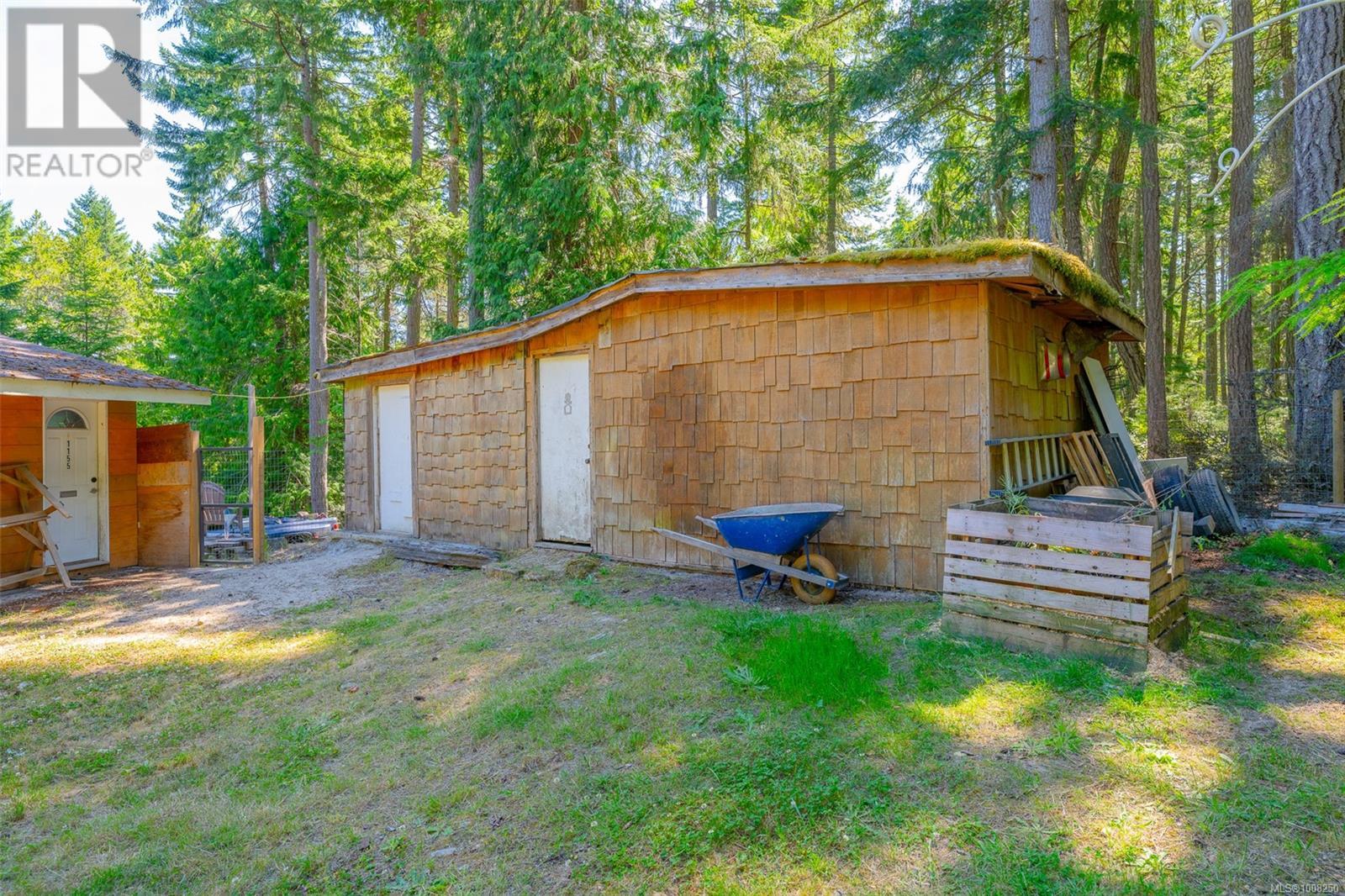 Photo 10 of 300 Oakdowne Rd, Qualicum Beach BC