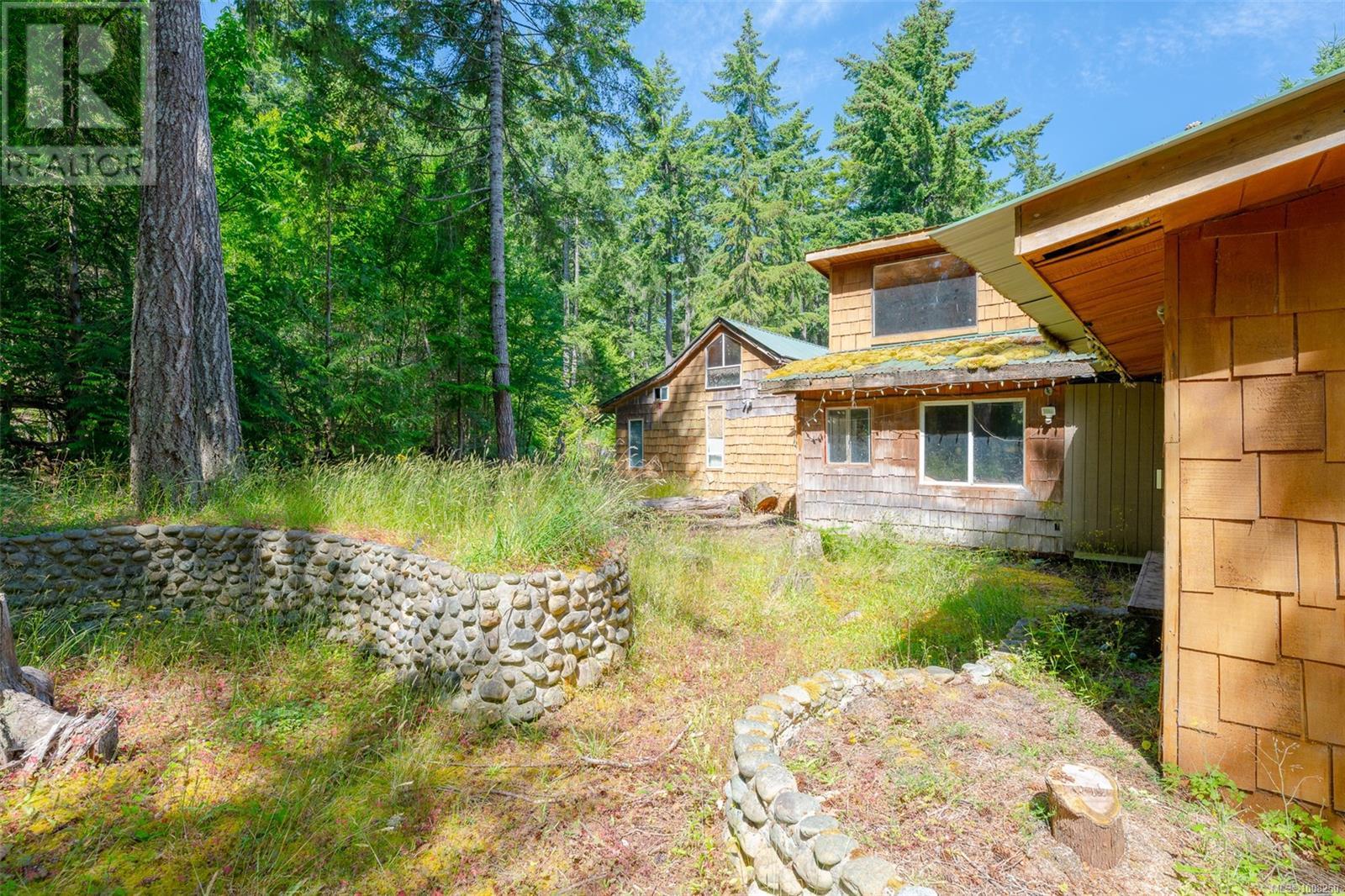 Photo 5 of 300 Oakdowne Rd, Qualicum Beach BC