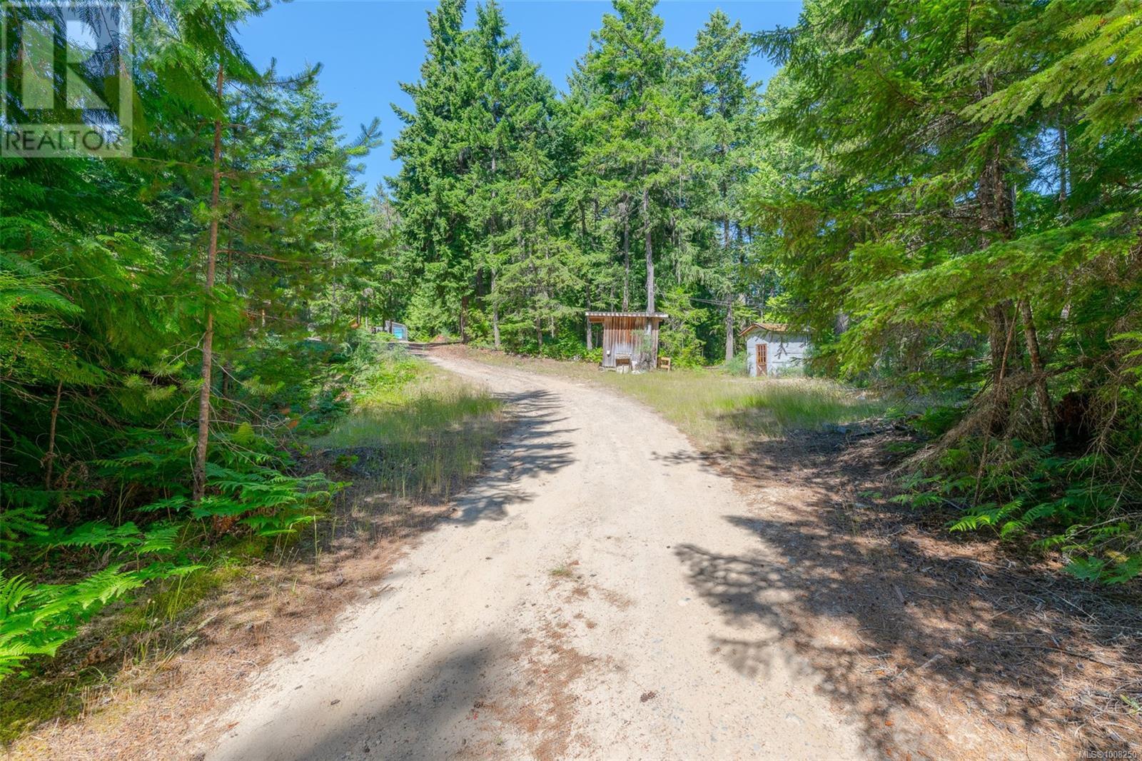 Photo 37 of 300 Oakdowne Rd, Qualicum Beach BC