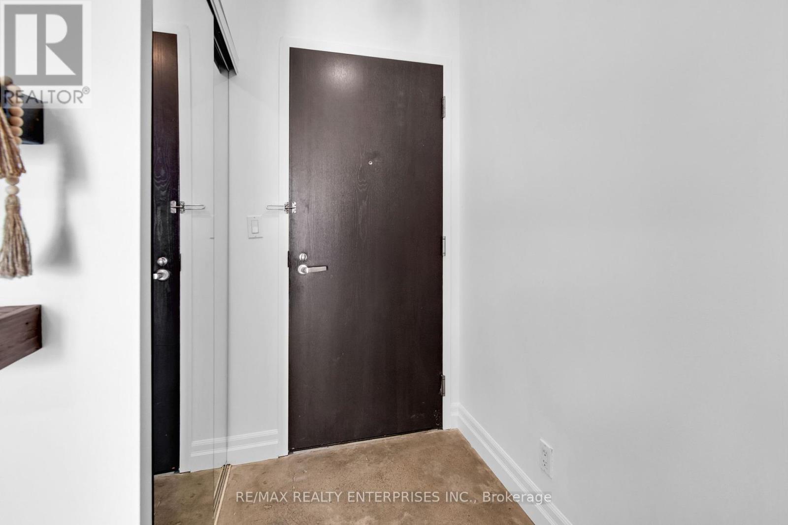 Photo 4 of 913 1005 King Street W, Toronto ON