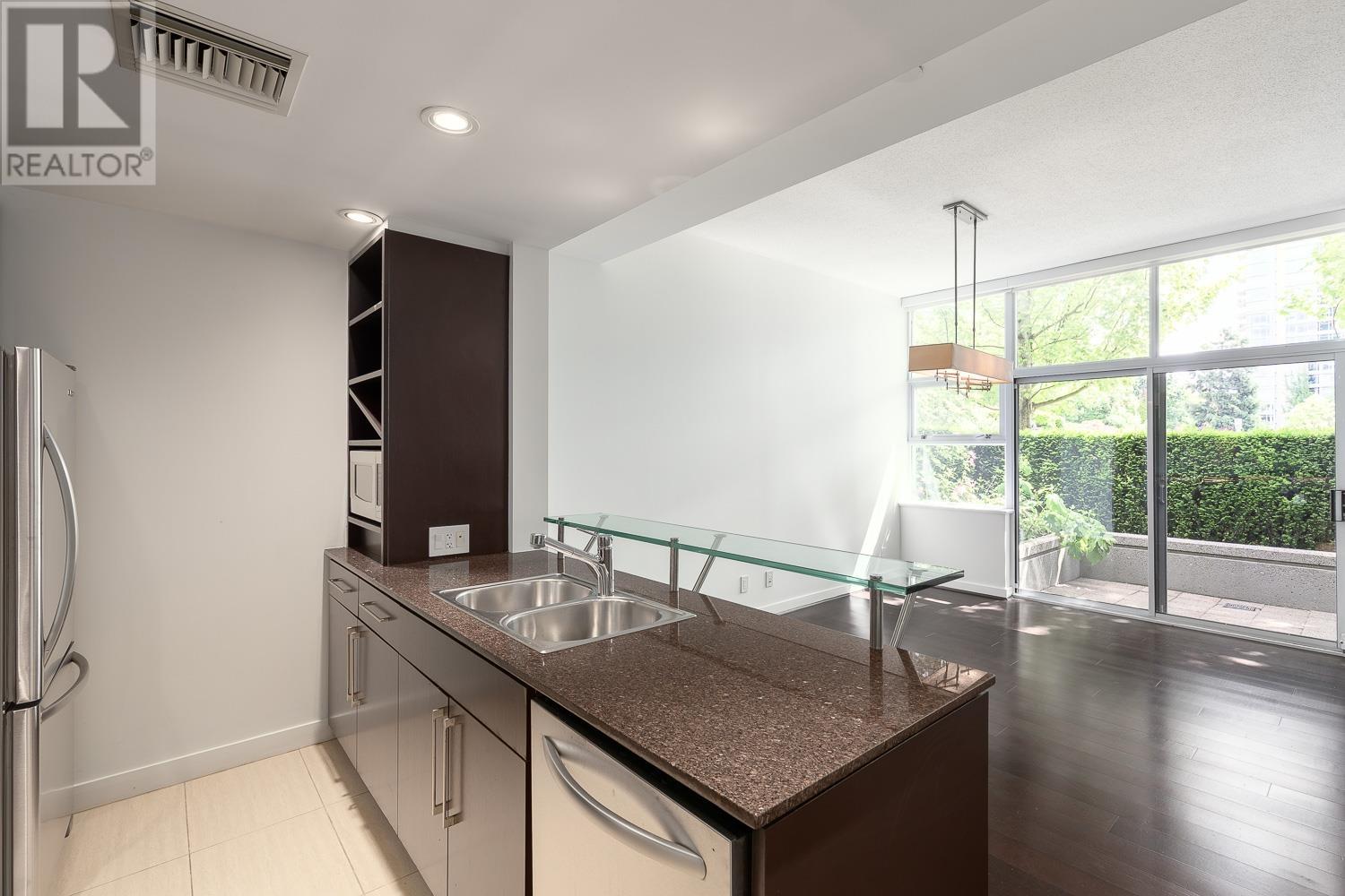 Photo 14 of 105 638 Beach Crescent, Vancouver BC