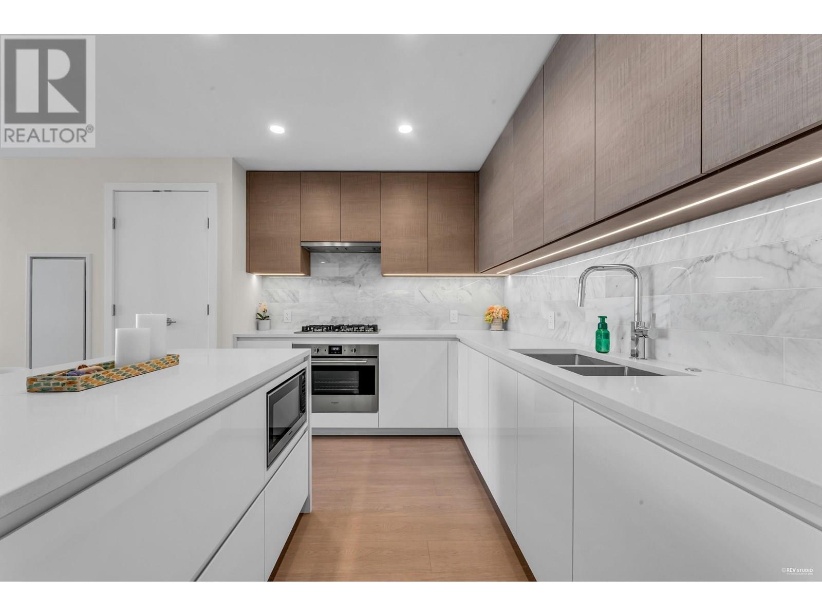 Photo 6 of 3506 4168 Lougheed Highway, Burnaby BC