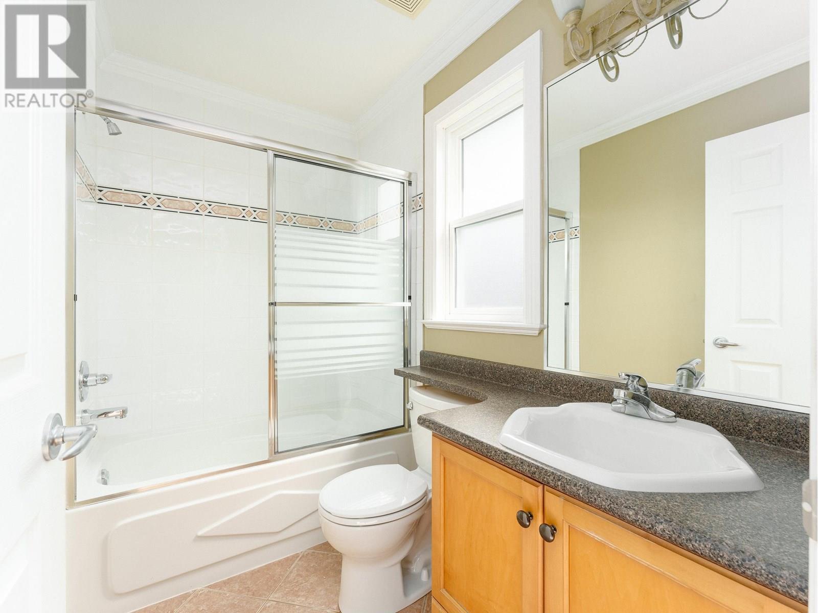 Photo 5 of 7474 Elwell Street, Burnaby BC