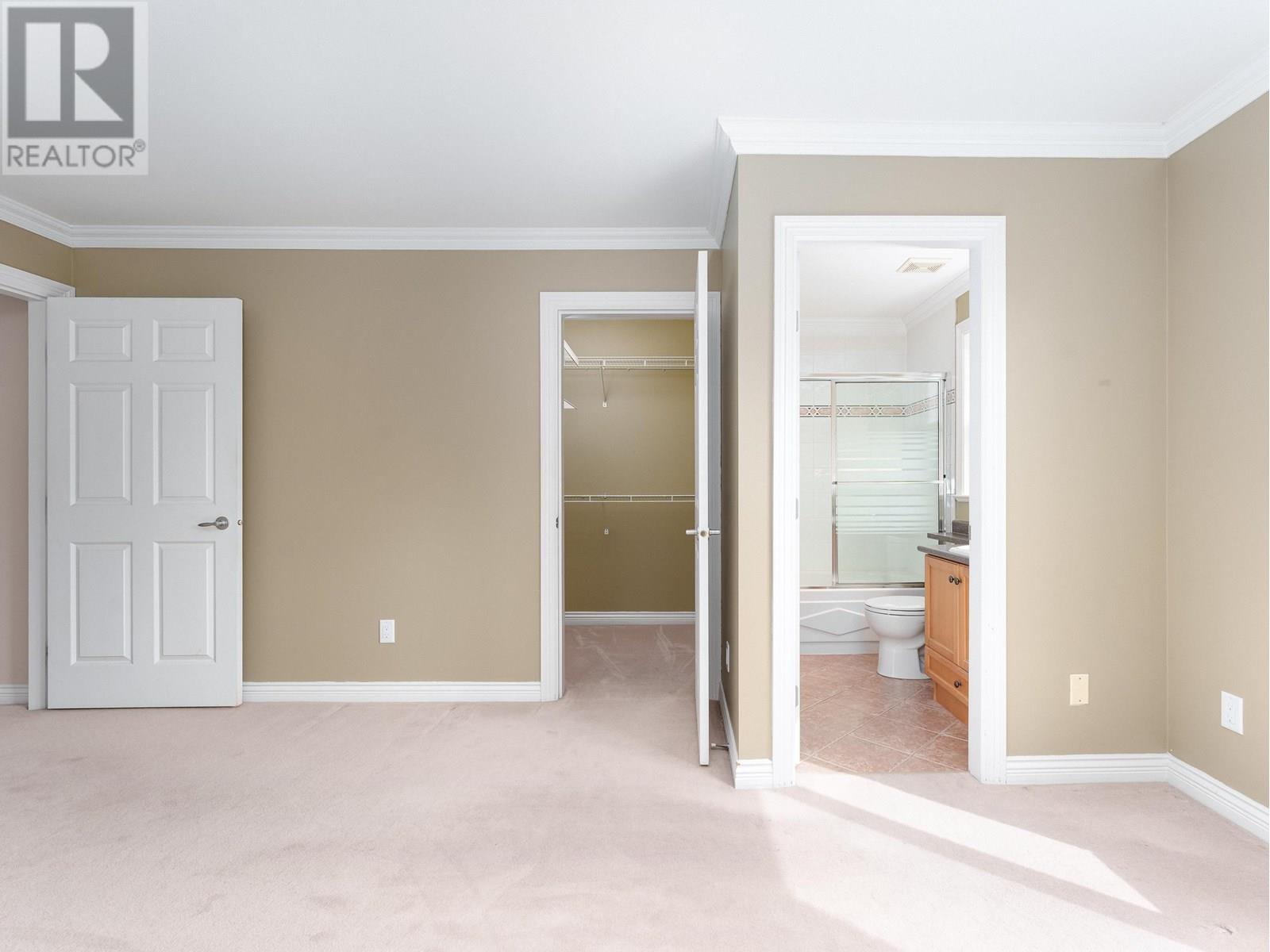Photo 4 of 7474 Elwell Street, Burnaby BC