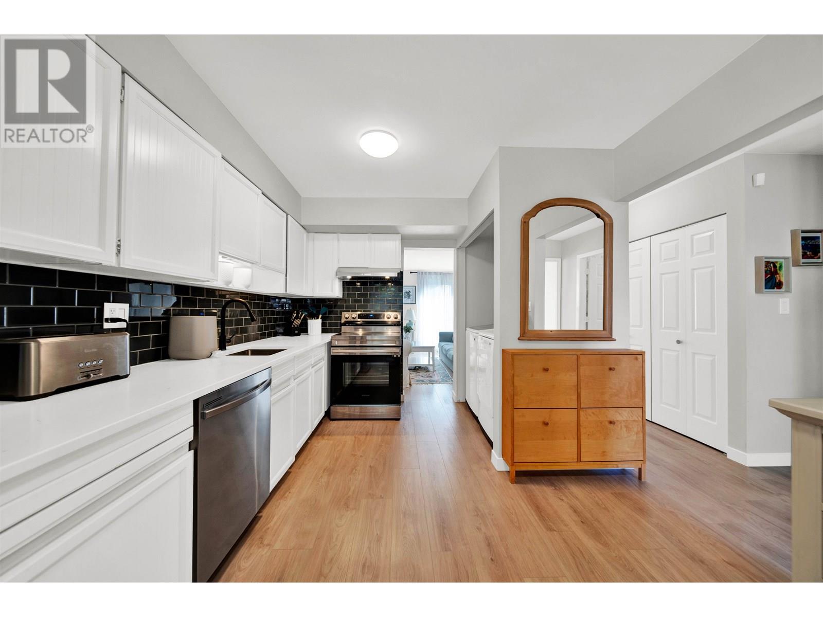Photo 5 of 21 10680 Springmont Drive, Richmond BC