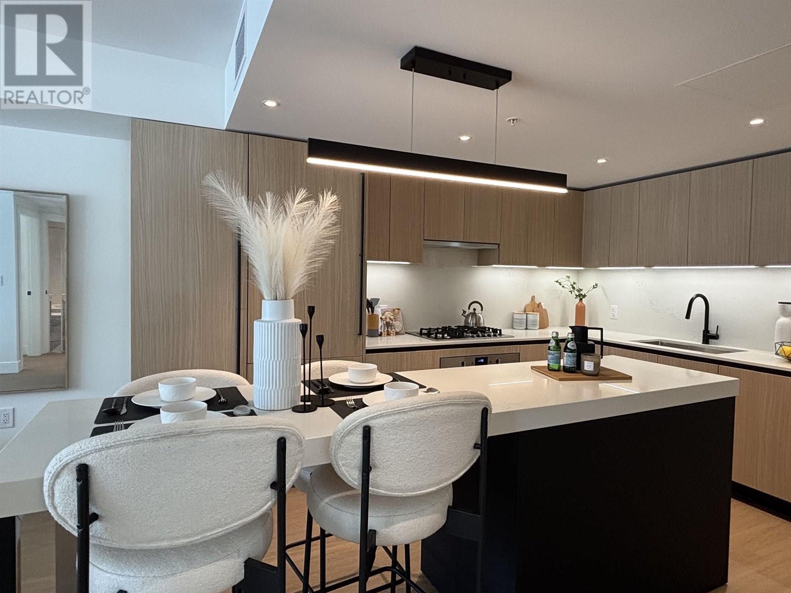 Photo 5 of 210 2235 E Broadway, Vancouver BC