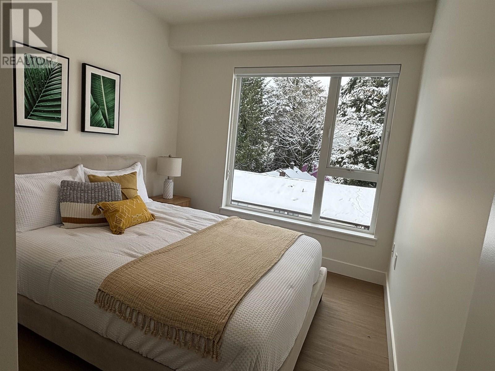 Photo 2 of 210 2235 E Broadway, Vancouver BC