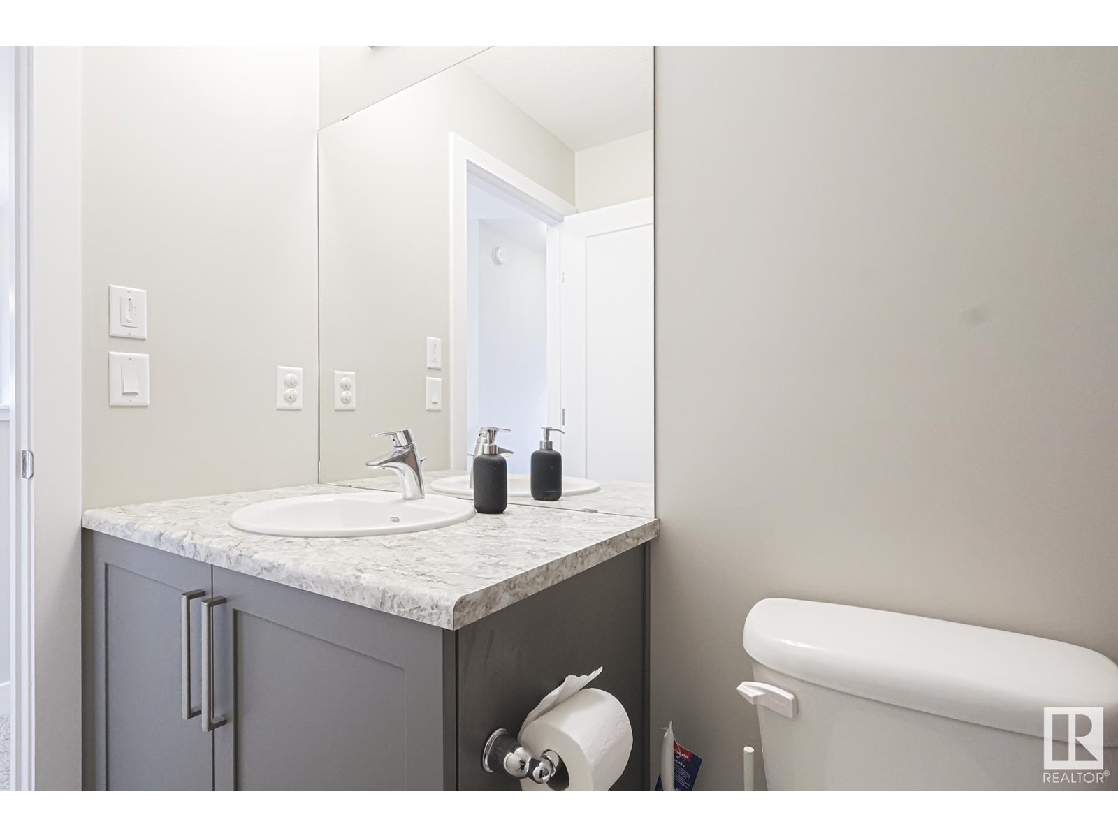 Photo 19 of 1371 Erker Cr Nw, Edmonton AB
